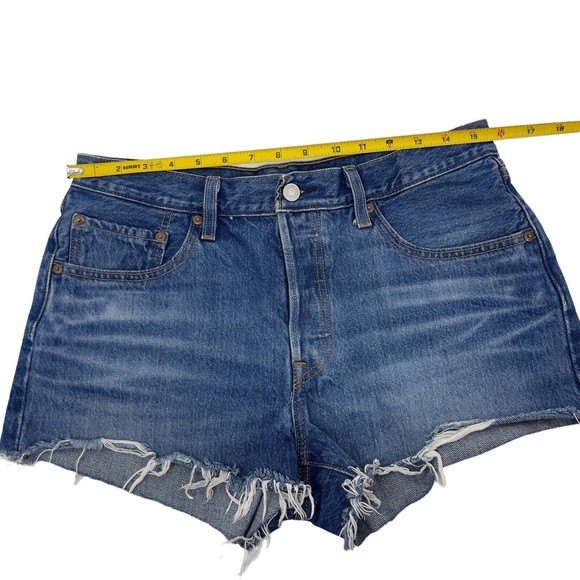 Levis Premium 501 Denim Cut Off Button Fly Medium Blue Jean Shorts Womens 30 - Picture 10 of 14